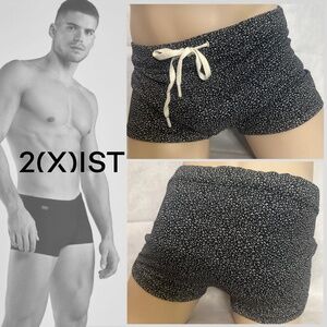 2xist Square Cut Swimsuit Large Gently worn 83% nylon/17% spandex